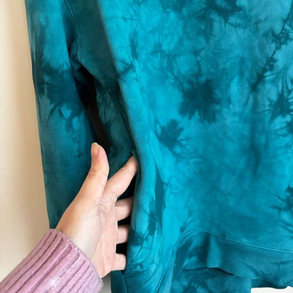 All in Motion Women's Loose Tie-Dye Crewneck Pullover Sweatshirt Teal green XS - Picture 6 of 9
